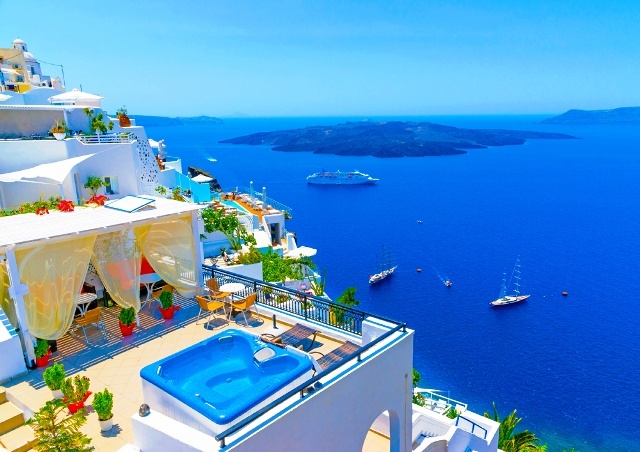 Hotel Porto Perissa sa bazenom i doručkom blizu plaže, Santorini