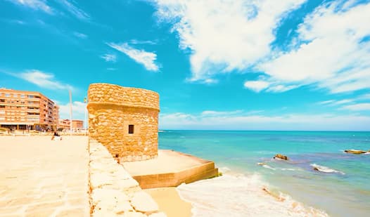 Cozy Apartment In La Mata sa bazenom i klimom blizu plaže Les Ortigues, Torrevieja, regija Alikante